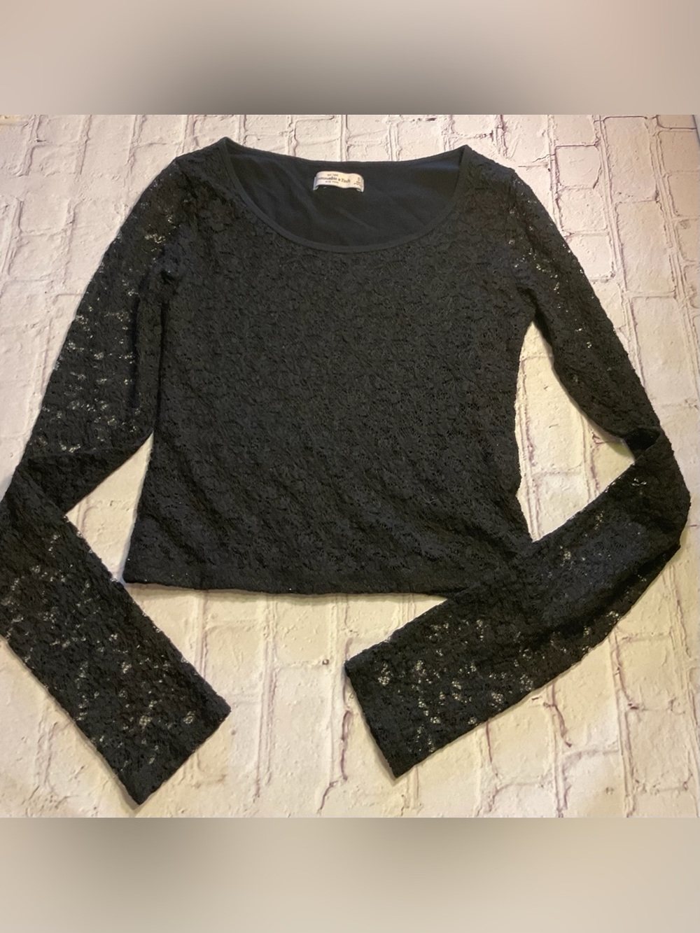 Abercrombie & Fitch Black Lace Long-Sleeve Crop Top